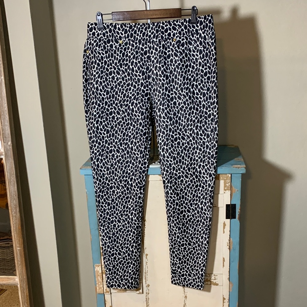 MICHAEL Michael Kors Black and White Animal Print Pull on Pants. Size Large